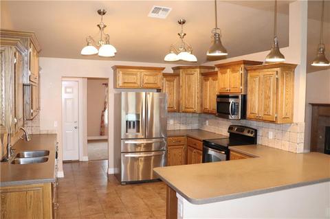 1824 Foxtail Cir, Altus, OK 73521 photo 10