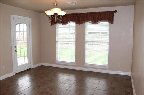1824 Foxtail Cir, Altus, OK 73521 photo 17