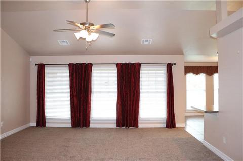 1824 Foxtail Cir, Altus, OK 73521 photo 7