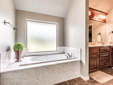 4100 Driftwood Cir, Harrah, OK 73045 photo 16