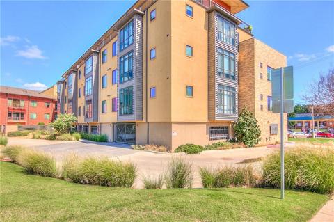 401 E Boyd St #303, Norman, OK 73069 photo 1