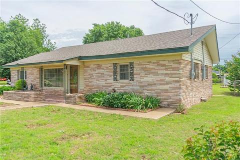 102 SE 2nd St, Tuttle, OK 73089 photo 4