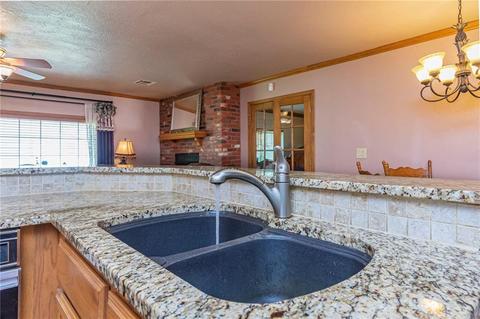 102 SE 2nd St, Tuttle, OK 73089 photo 13