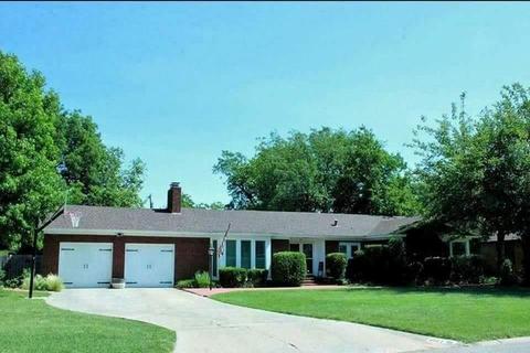 1011 E Commerce St, Altus, OK 73521 photo 1