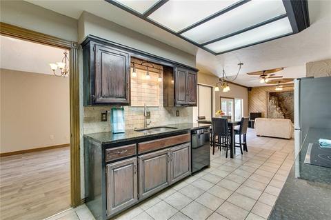 2009 Eagle Dr, Edmond, OK 73034 photo 11