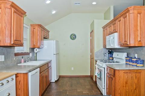 1709 Tara Dr, Moore, OK 73160 photo 8