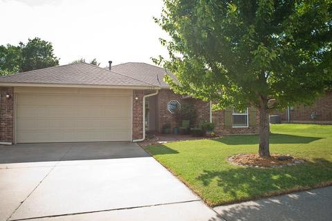 1709 Tara Dr, Moore, OK 73160 photo 2