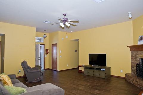 1709 Tara Dr, Moore, OK 73160 photo 5