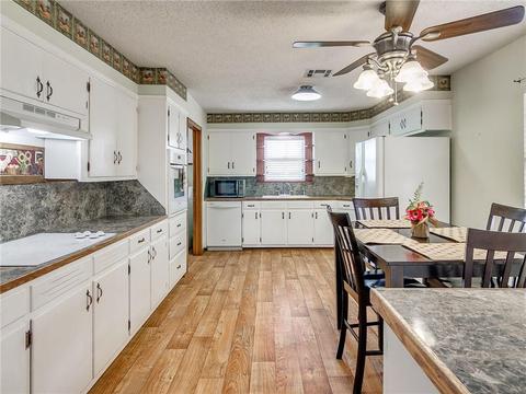 1502 Barta Ave, Prague, OK 74864 photo 4