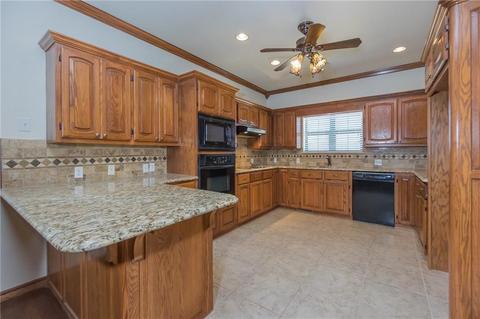 3004 SE 34th St, Moore, OK 73165 photo 8