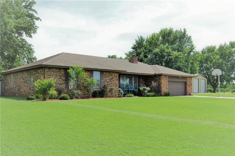 2410 Mockingbird Dr, Tuttle, OK 73089 photo 1