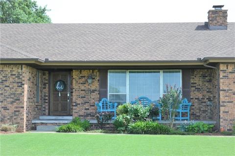 2410 Mockingbird Dr, Tuttle, OK 73089 photo 3