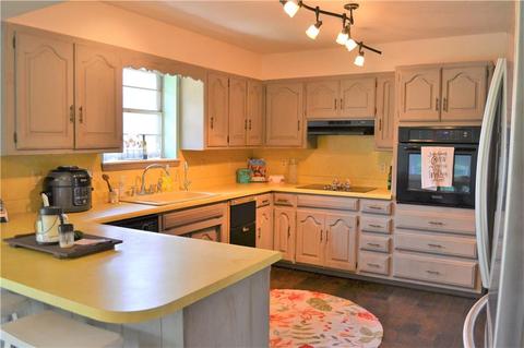 2410 Mockingbird Dr, Tuttle, OK 73089 photo 9