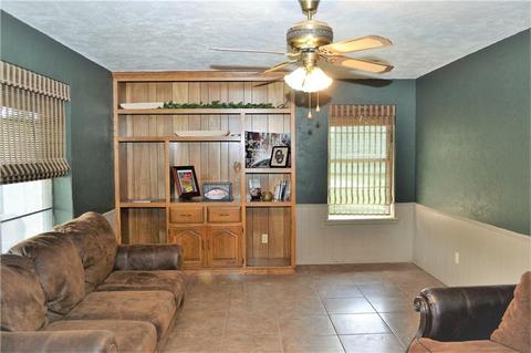 2410 Mockingbird Dr, Tuttle, OK 73089 photo 14