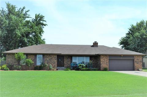 2410 Mockingbird Dr, Tuttle, OK 73089 photo 2