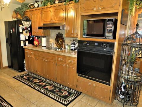 300 Cameron Dr, Altus, OK 73521 photo 9