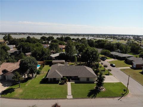 300 Cameron Dr, Altus, OK 73521 photo 2