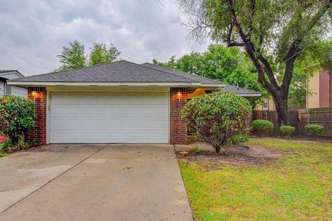 1900 Barkley St, Norman, OK 73071 photo 1