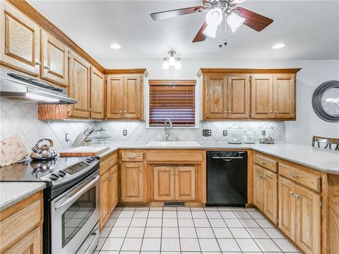137 E Olympic, Yukon, OK 73099 photo 17