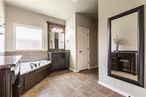 16209 Windrush Pl, Edmond, OK 73013 photo 12
