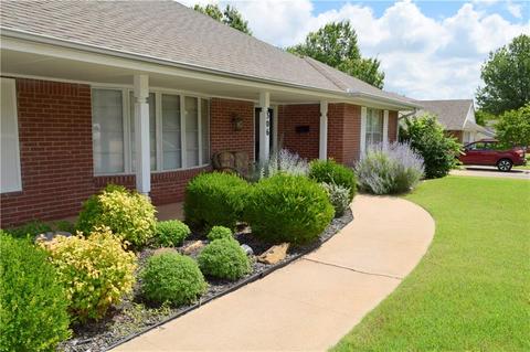 306 E Franklin St, Shawnee, OK 74804 photo 3