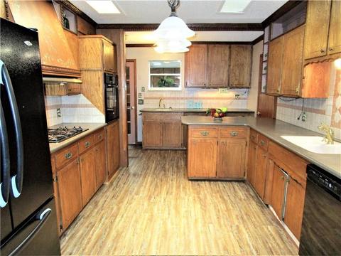 809 N Peck Ave, Hydro, OK 73048 photo 9