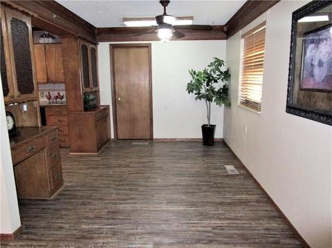 809 N Peck Ave, Hydro, OK 73048 photo 7