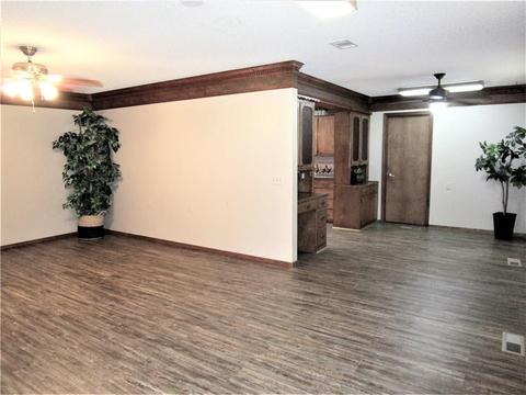 809 N Peck Ave, Hydro, OK 73048 photo 4