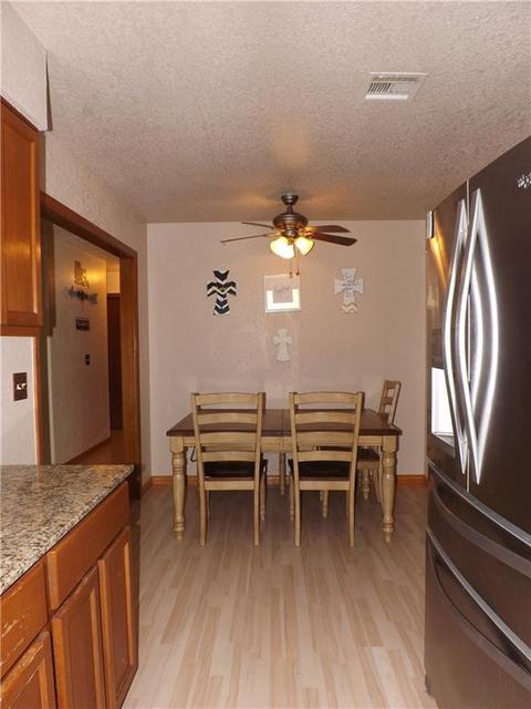 496 Harris Dr, Mcloud, OK 74851 photo 5