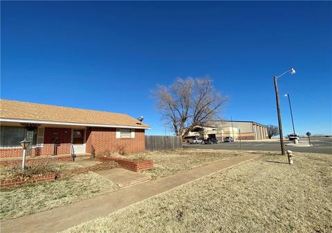 423 E 6th St, Hydro, OK 73048 photo 2