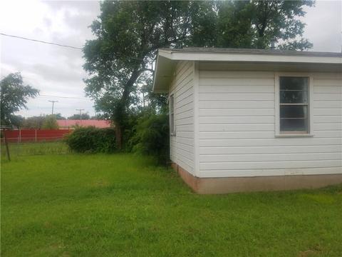 1200 N Thomas St, Altus, OK 73521 photo 11