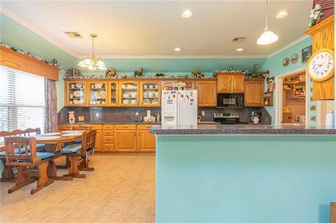 604 Elder Ln, Mustang, OK 73064 photo 9