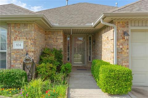604 Elder Ln, Mustang, OK 73064 photo 4