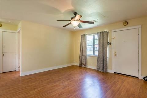 1042 Dill St, Altus, OK 73521 photo 5