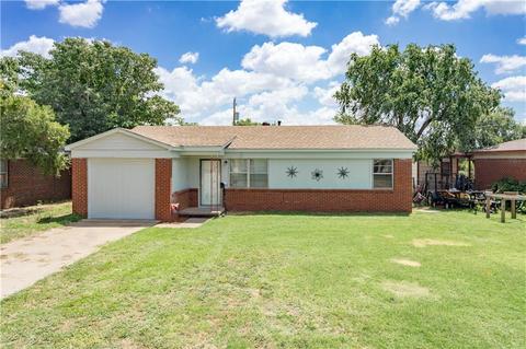 1042 Dill St, Altus, OK 73521 photo 4