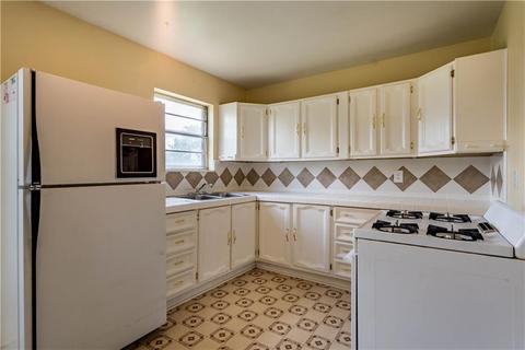 1042 Dill St, Altus, OK 73521 photo 8