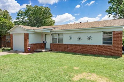 1042 Dill St, Altus, OK 73521 photo 1