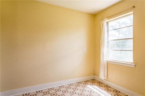 1042 Dill St, Altus, OK 73521 photo 9
