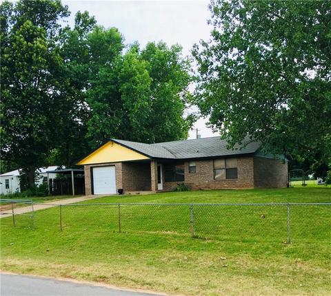 309 N Cimarron Rd, Tuttle, OK 73089 photo 2