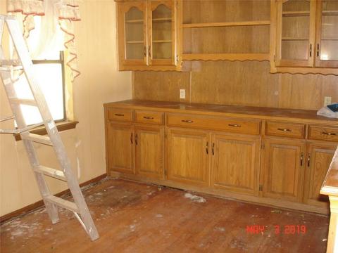 304 SE 2nd St, Tuttle, OK 73089 photo 5