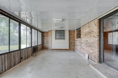 Undisclosed, Moore, OK 73160 photo 32