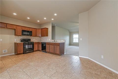 9613 Eli Dr, Moore, OK 73160 photo 2