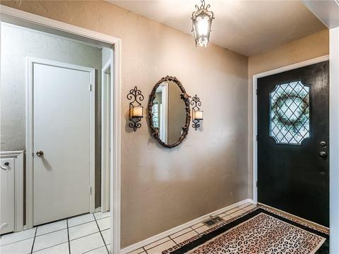 3732 N Riverside Dr, Bethany, OK 73008 photo 3