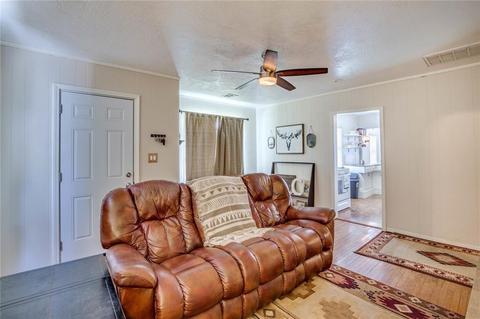 715 E Logan Ave, Guthrie, OK 73044 photo 5