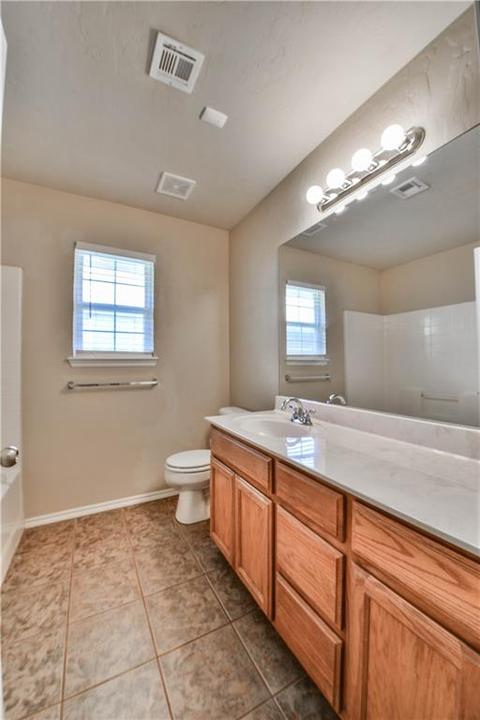 4020 W Queens Dr, Moore, OK 73160 photo 20