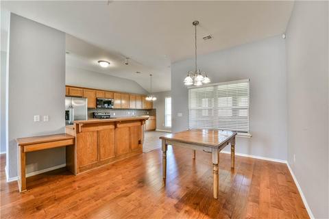 4020 W Queens Dr, Moore, OK 73160 photo 8