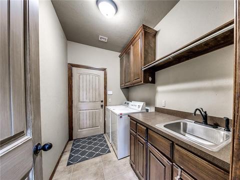 1608 Camelot St, Tuttle, OK 73089 photo 12