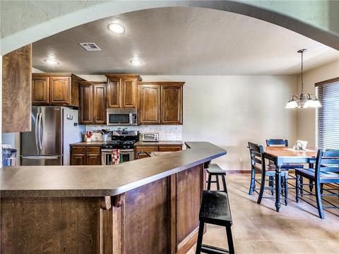 1608 Camelot St, Tuttle, OK 73089 photo 7