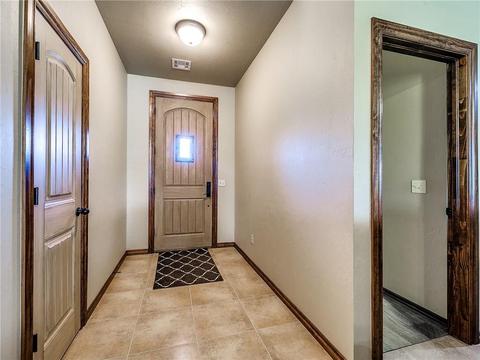 1608 Camelot St, Tuttle, OK 73089 photo 3