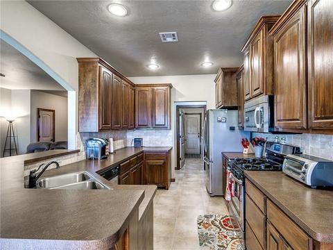 1608 Camelot St, Tuttle, OK 73089 photo 9
